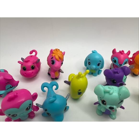 Lot of 16 Assorted Hatchimals Colleggtibles Figures - Picture 4 of 5